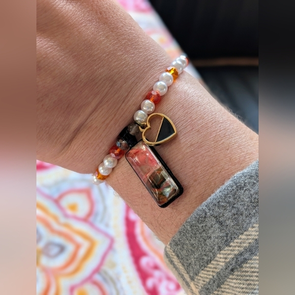 Elegant White And Orange Beaded Bracelet with Heart Charm - Picture 2 of 4